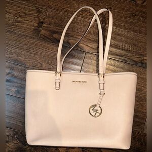 Michael Kors Sheila Large Tote Bag, color: Powder Blush